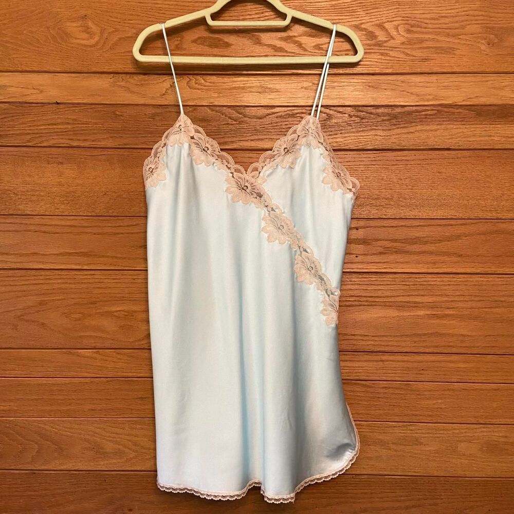Vintage 1970s Miss Elaine pastel ice blue lace trim slip